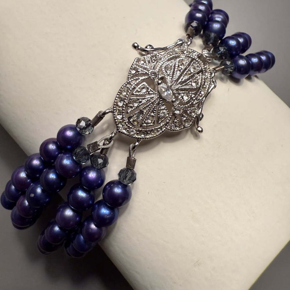 Elegant Purple Pearl Bracelet